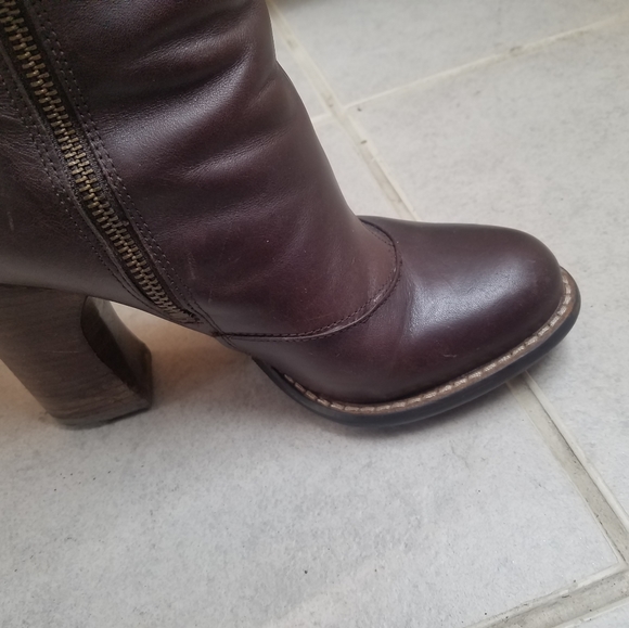 BCBG Brown Leather Boots - Picture 4 of 7